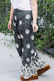 Black Plus Size Geometric Ethnic Print Drawstring Wide Leg Pants