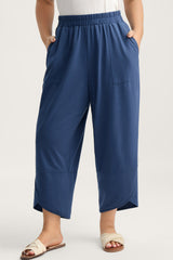 Black Plus Size Elastic Waist Asymmetrical Hem Loose Capris Pants